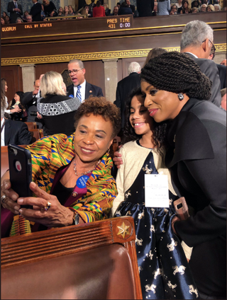 Illustration for article titled The 116th Congress in Barbara Lee Selfies